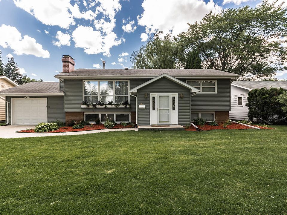1st image of 2610 Clover Dr