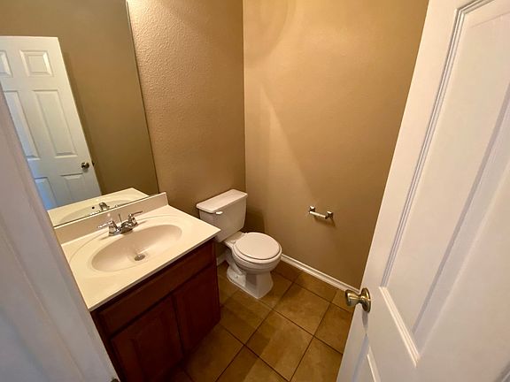 4th image of 163 Cardinal Way