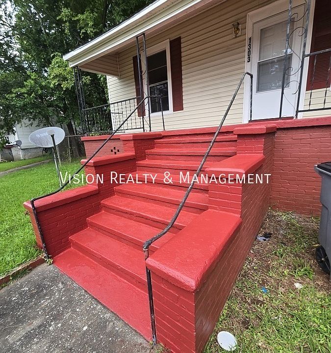 1st image of 1303 Elm St