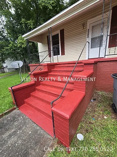 1303 Elm St Photo 1