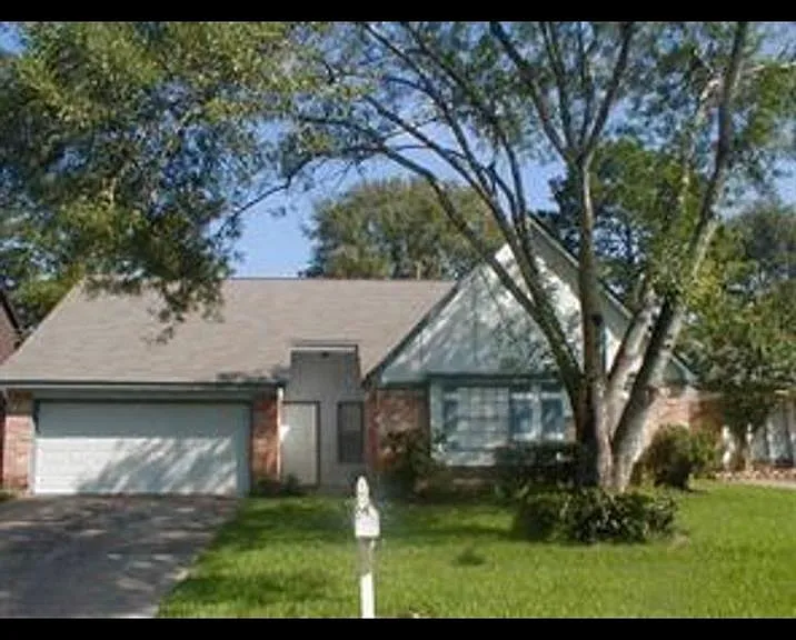 4011 Alshire Dr — Photo 29