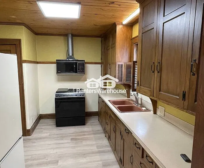 826 1st St NW — Photo 8