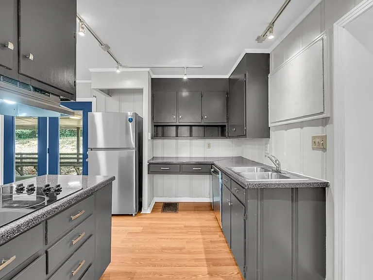 1613 Johanna Fairway — Photo 23