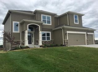 5494 Thousand Oaks Dr, Parkville, MO 64152