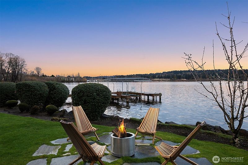 4th image of 17765 Beach Drive NE