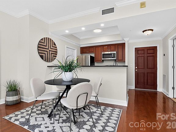 5th image of 300 W 5th St APT 709