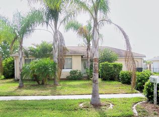 7582 Berwick St, North Port, FL 34287