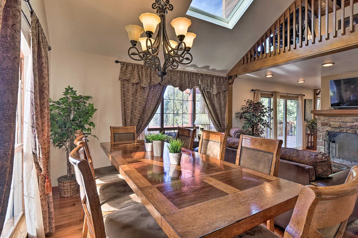 4 bed, 3.0 bath, 2658 sqft, $5,056 — Photo 4