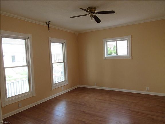 3rd image of 3715 W 41st St