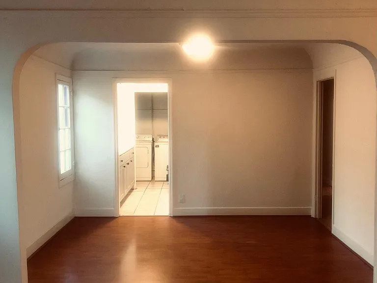657 N Harper Ave — Photo 4