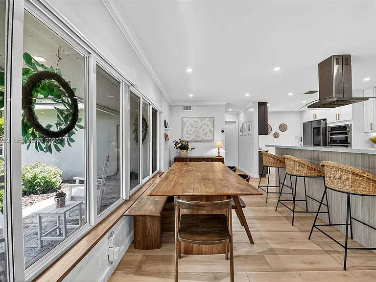 410 SW 55th Ave — Photo 12