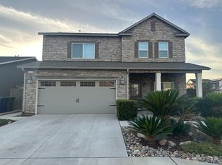 2124 Las Rosas Ave, Clovis, CA