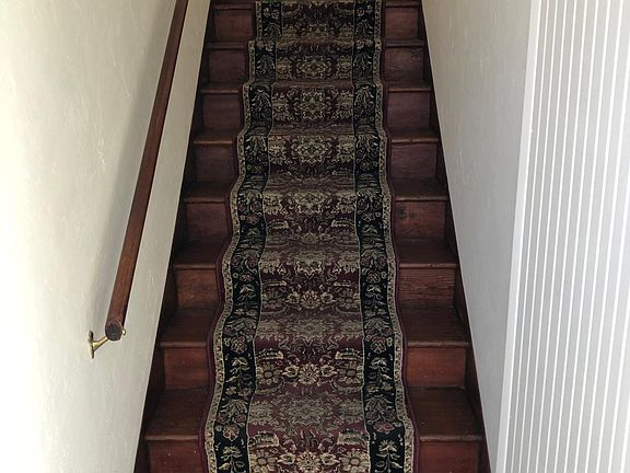 4th image of 4076 Meade Ave