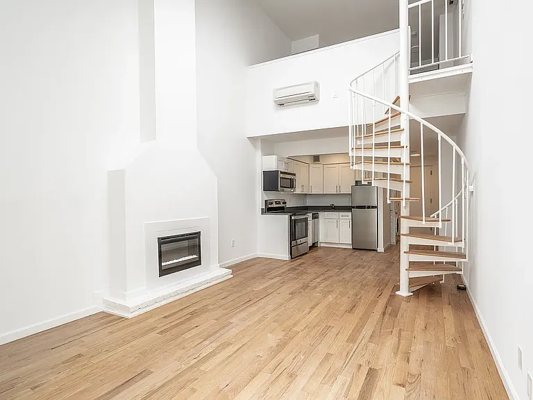 321 E 22nd St #6F — Photo 4
