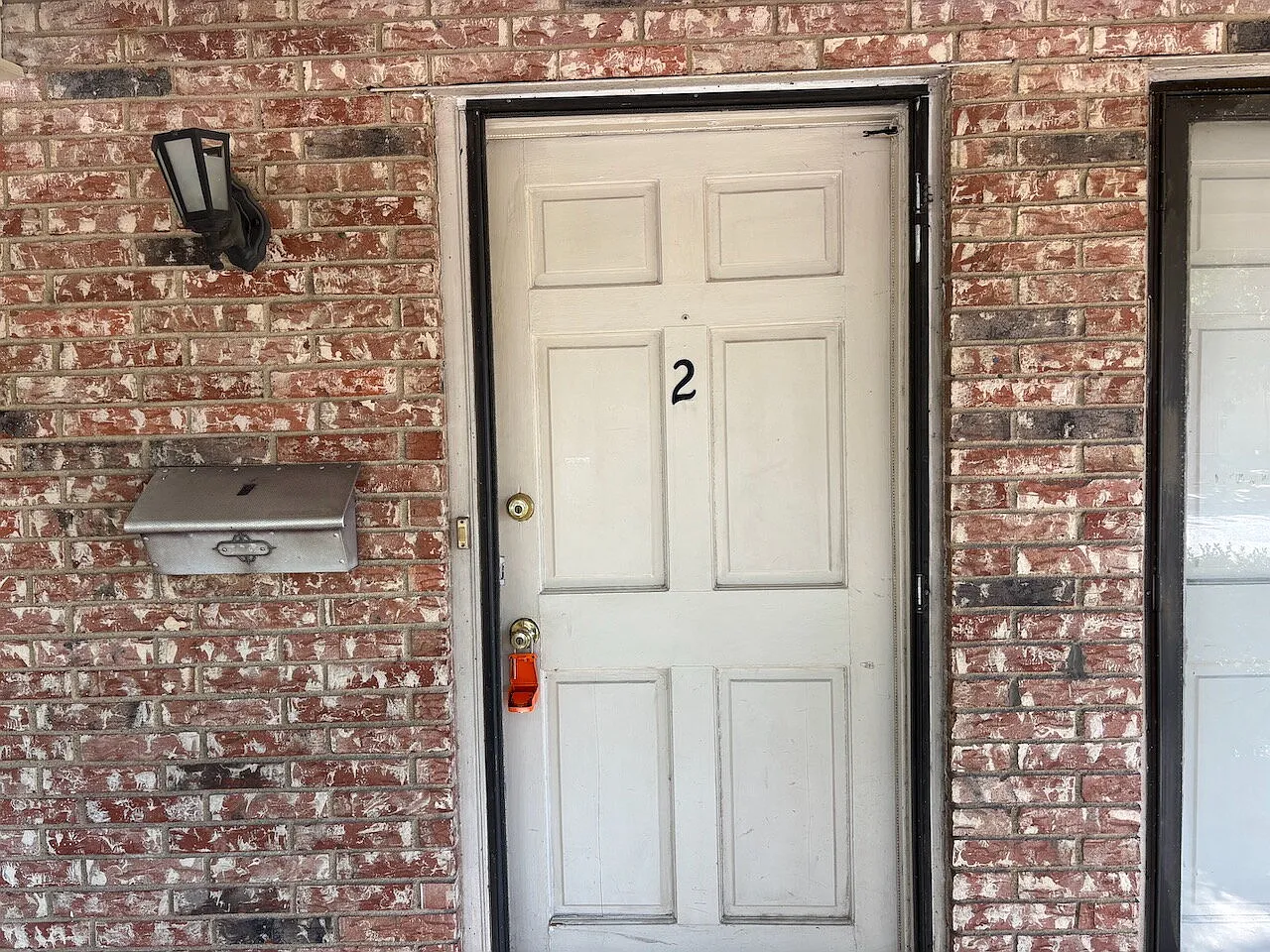 2 bed, 1.5 bath, 1105 sqft, $1,175 — Photo 2
