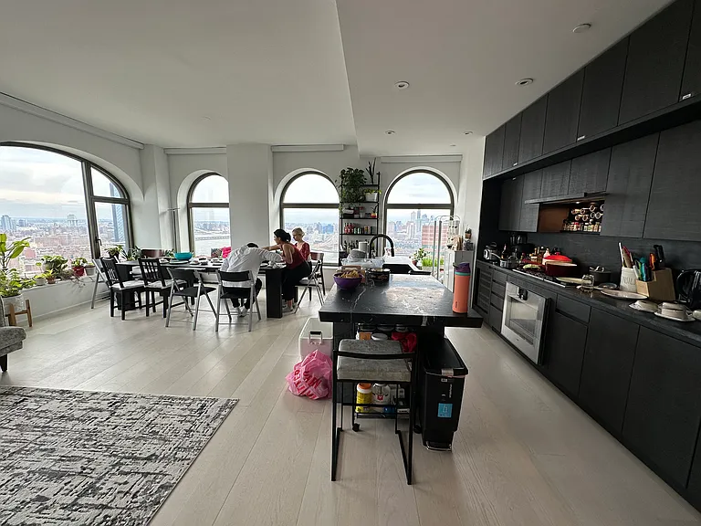 130 William St #35B — Photo 3