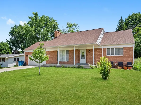 990 Knottingham Dr, Ottawa, IL 61350