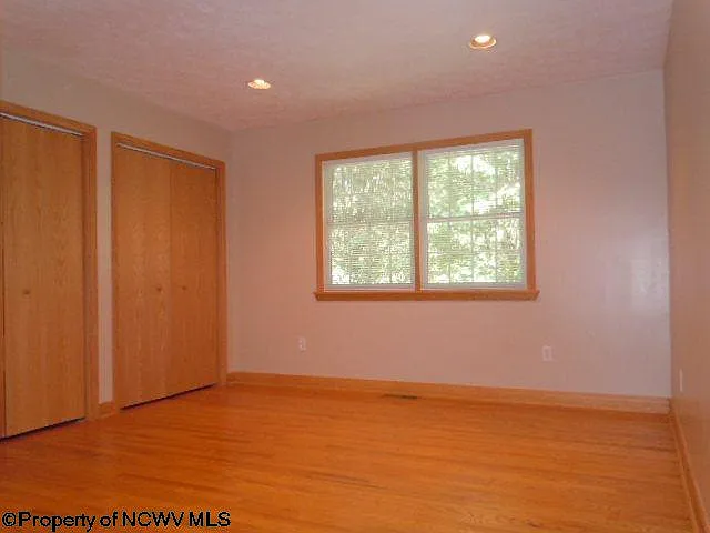 9 Brookside Pl — Photo 10
