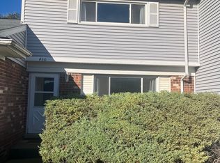 430 Mallview Ln, Bolingbrook, IL 60440