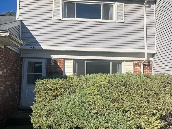 430 Mallview Ln, Bolingbrook, IL 60440