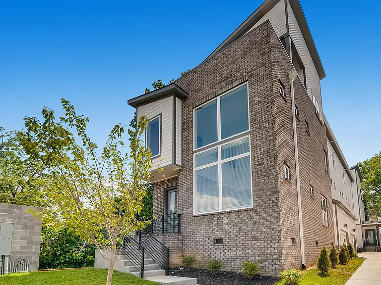 2709C Greystone Rd — Photo 2