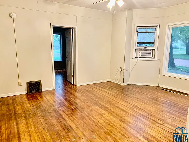 202 Prospect St — Photo 3