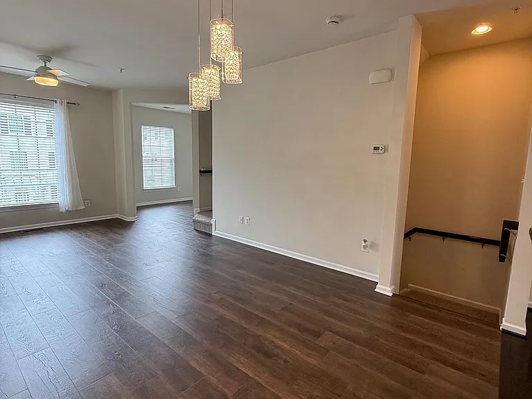 7476 Riding Meadow Way — Photo 9