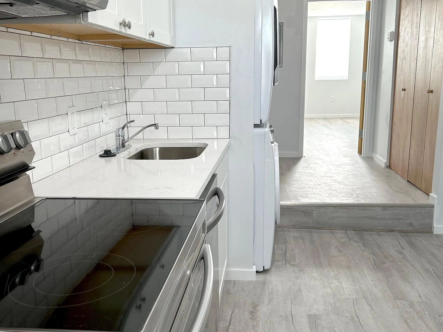 1 bed, 555 sqft, $1,380 — Photo 3