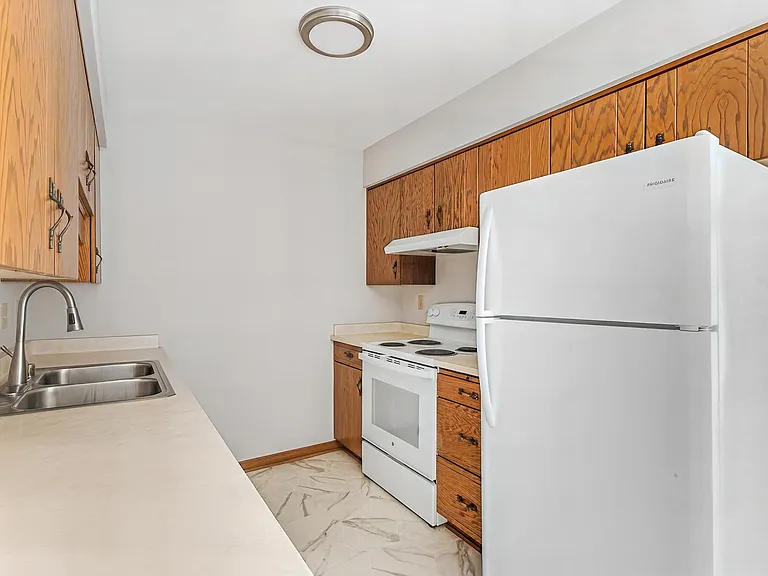 16 W Klubertanz Dr — Photo 12