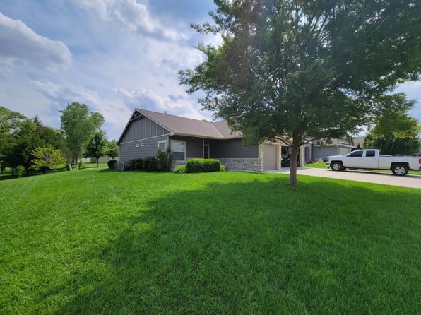 949 E Rivera Dr