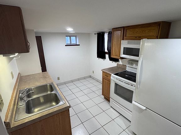 3rd image of 416 Pearl St #B