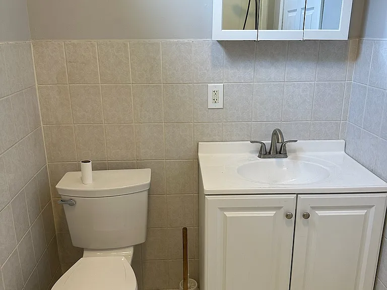 60 Pearl St #2 — Photo 6