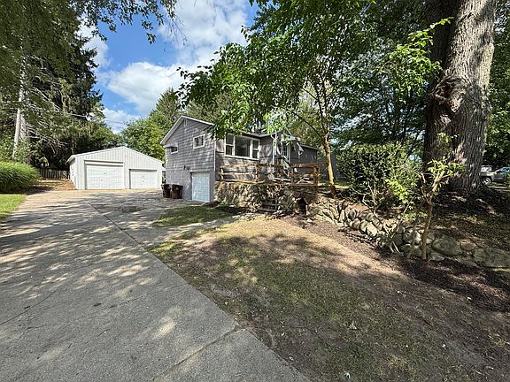4th image of 9470 Peck Rd