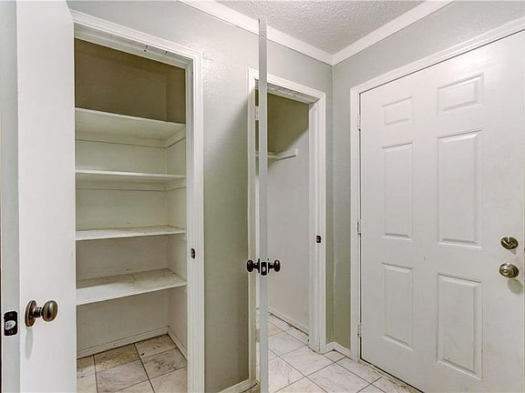 4th image of 1701 E Lindsey St APT 4