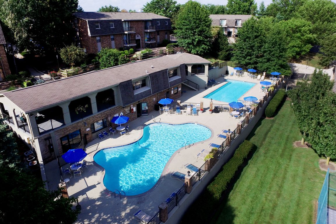 Gettysburg Square Apartments pool