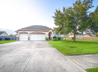 2053 Lepper St, Alvin, TX 77511