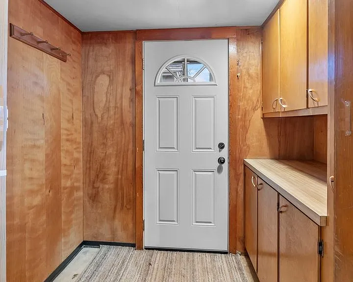 223 Daisy Ave — Photo 14