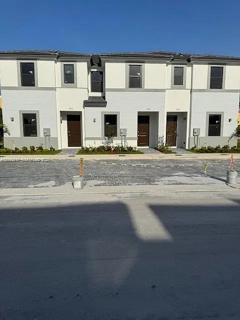 1017 NW 1st Ave #D
