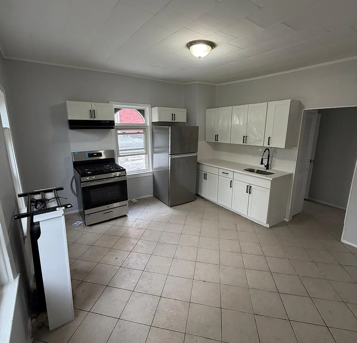 2 bed, 1200 sqft, $2,100 — Photo 1