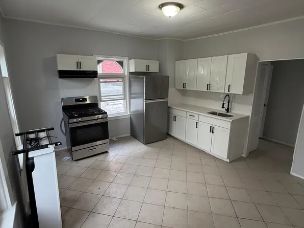 462 Elm St #3, Kearny, NJ 07032