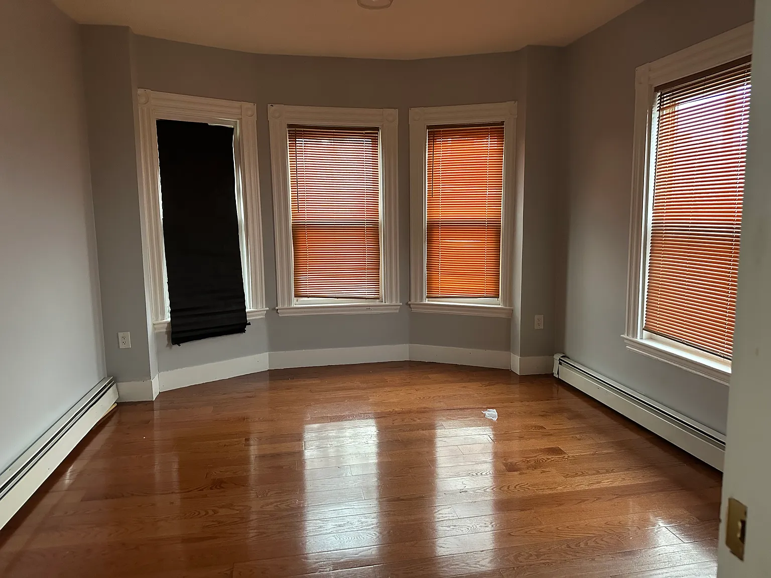 2 bed, 950 sqft, $2,500 — Photo 1