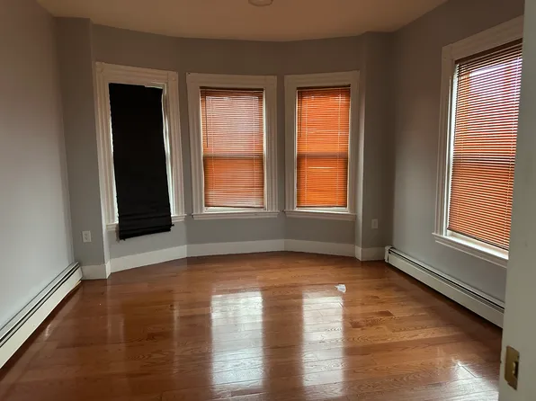 152 E Cottage St #1, Dorchester, MA 02125