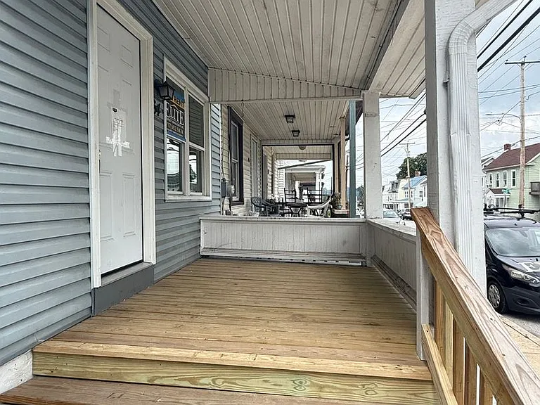 64 S Front St — Photo 3