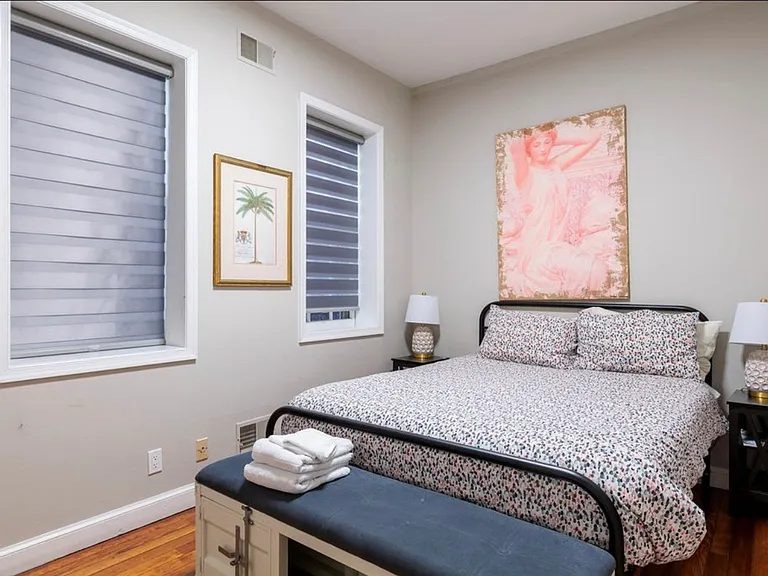 1118 F St NE #2 — Photo 20