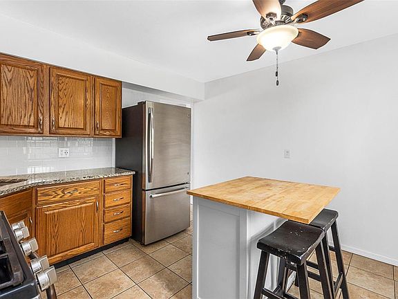 4th image of 713 Bellflower Dr