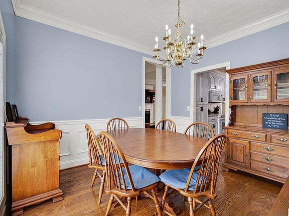 5th image of 214 Buck Cir