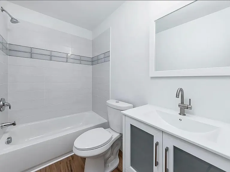 503 Bromley Est — Photo 4