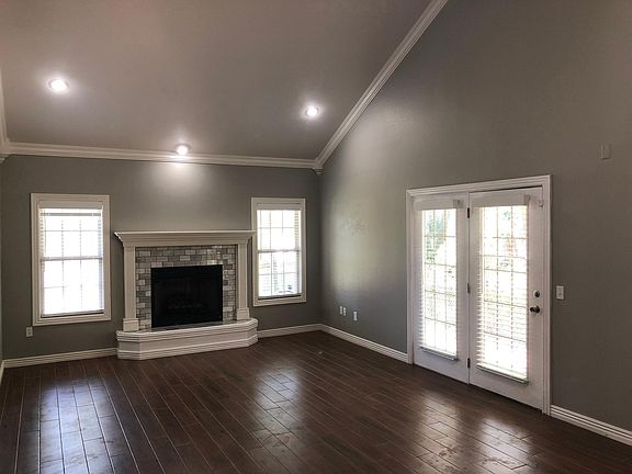 2nd image of 2524 E Turtle Creek Dr