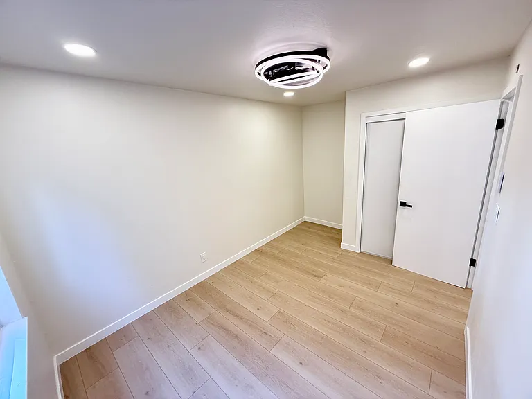 2521 Piedmont Ave #2 — Photo 10