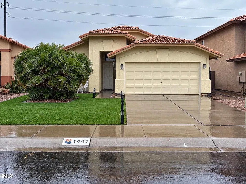 1441 E Gary Dr
